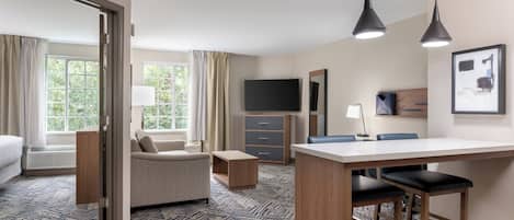 1 bedroom, premium bedding, in-room safe, desk