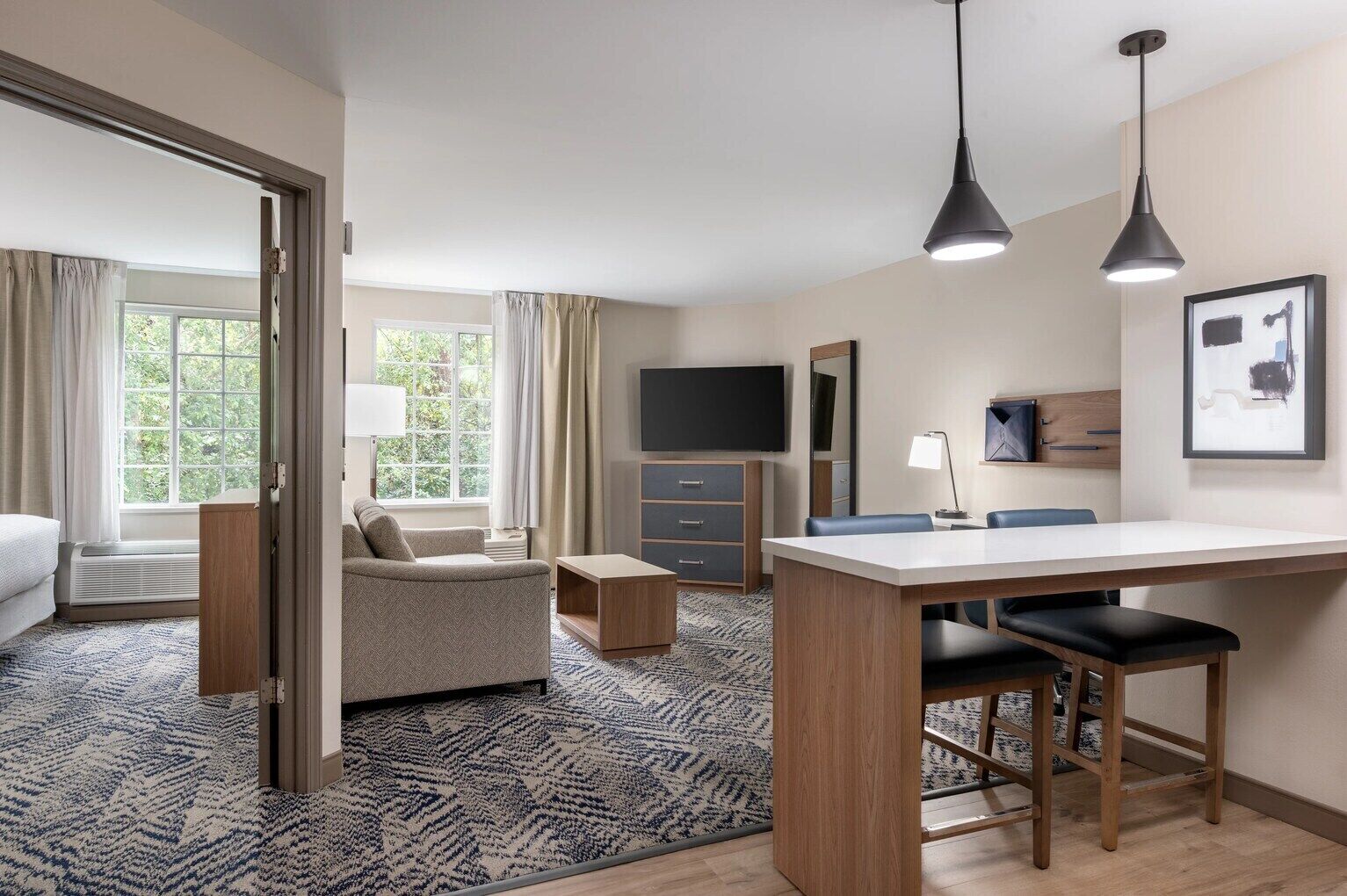 Premium bedding, in-room safe, desk, laptop workspace