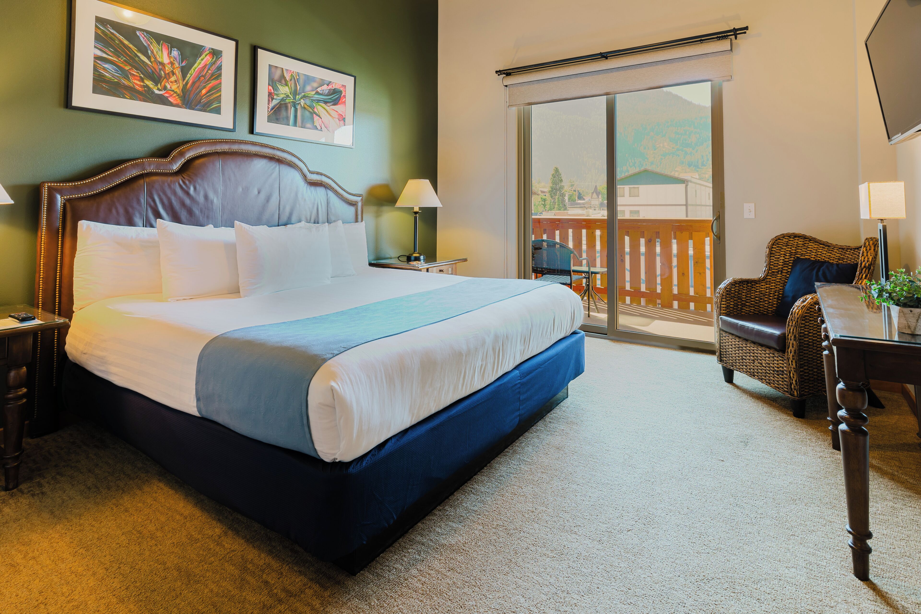 Ropa de cama de alta calidad, cortinas blackout y cuna de viaje 