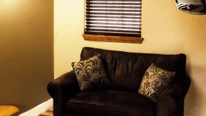 Deluxe Room, 1 Queen Bed with Sofa bed, Non Smoking, Refrigerator & Microwave (Non Pet Friendly) | Blackout drapes, iron/ironing board, rollaway beds, bed sheets - Dodge Peak Lodge (Bonners Ferry)