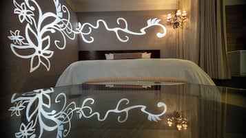 Deluxe Suite Cynthia | Egyptian cotton sheets, premium bedding, down comforters