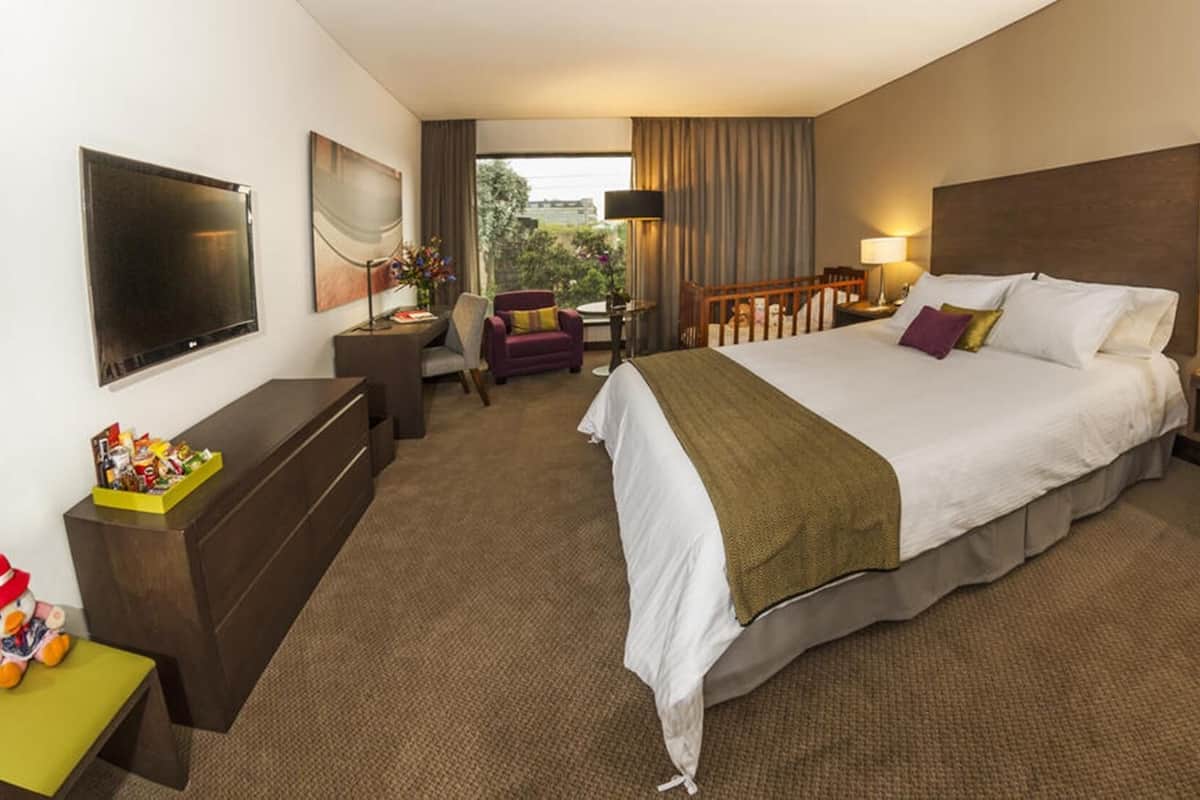 1 bedroom, premium bedding, in-room safe, desk