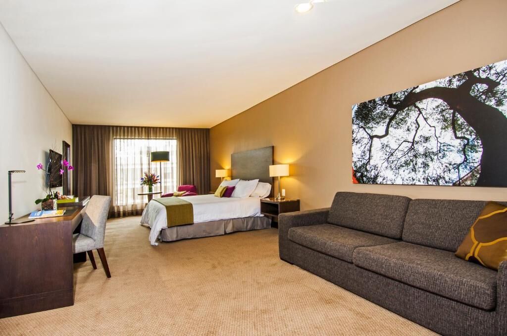 business studio suite | 1 bedroom, premium bedding, in-room safe, desk