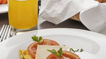 Daily buffet breakfast (COP 65000 per person)