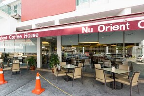 Breakfast, lunch and dinner served