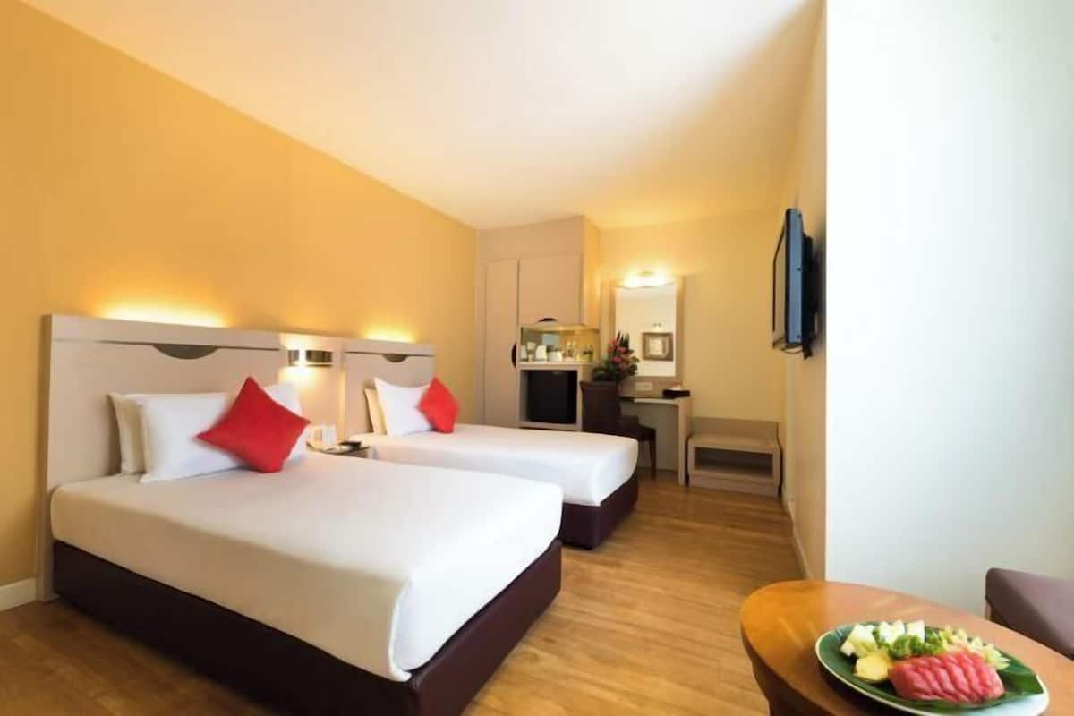 Minibar, in-room safe, desk, free WiFi