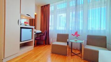 Minibar, in-room safe, desk, free WiFi