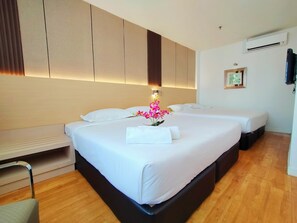 Minibar, in-room safe, desk, free WiFi