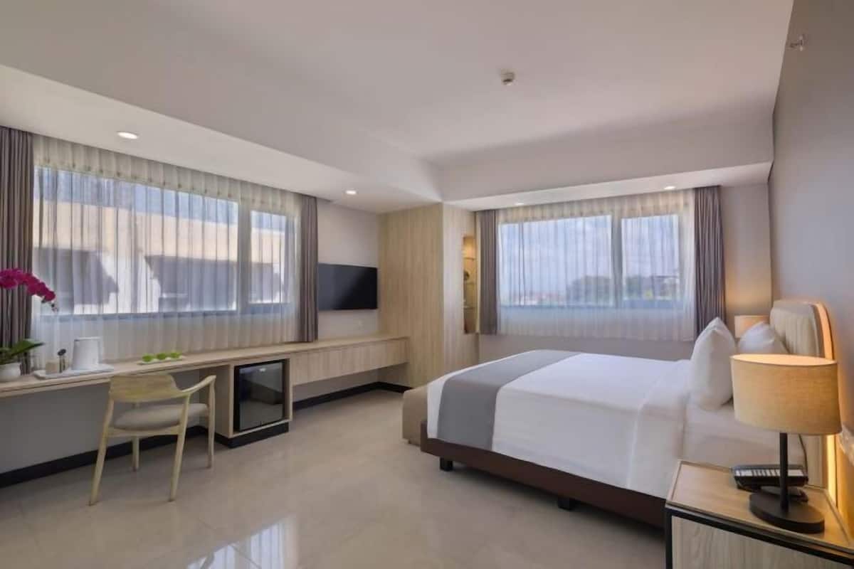 1 bedroom, in-room safe, desk, blackout drapes