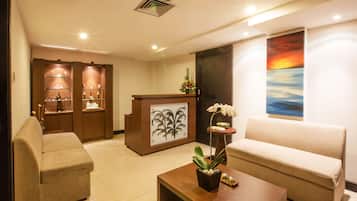 Couples treatment room(s), aromatherapy, hot stone massages