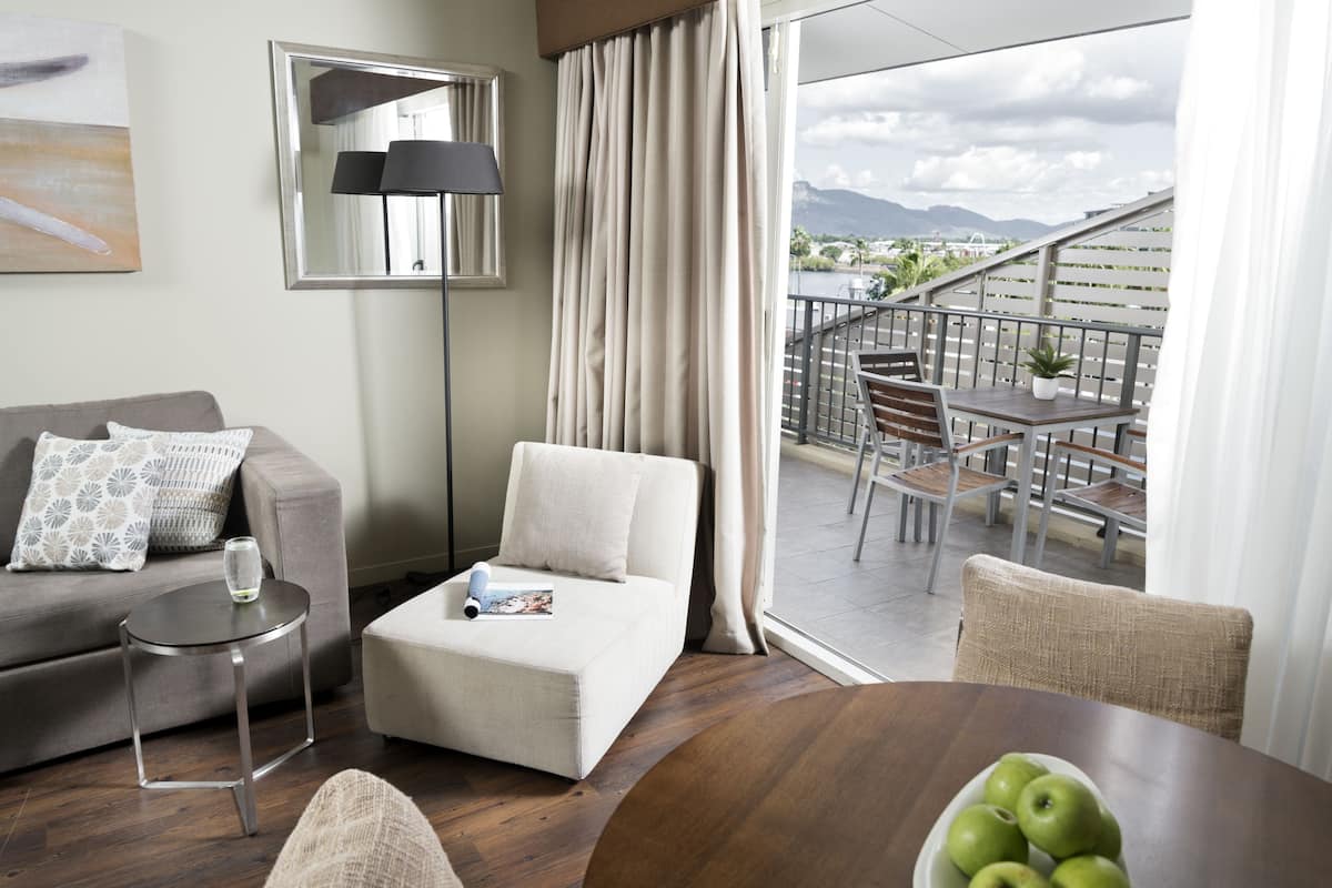 1 Schlafzimmer, hochwertige Bettwaren, Minibar, Zimmersafe
