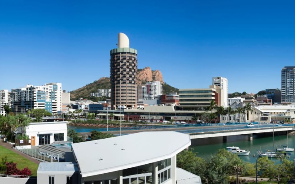 Grand Hotel and Apartments Townsville photo 8