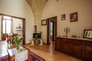 Family Apartment, 1 Bedroom, Kitchen, City View | Living area