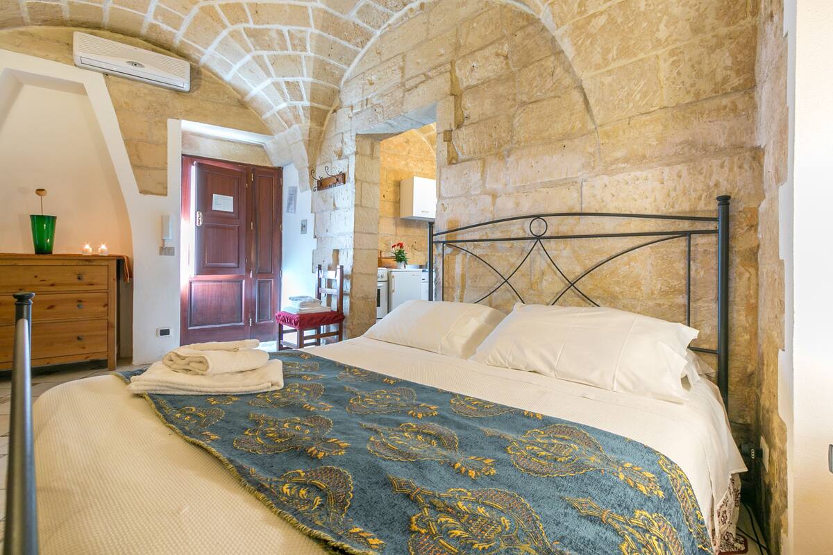Studio Deluxe, 1 chambre, cuisine | Couette en duvet d'oie, bureau, lits bébé (en supplément)
