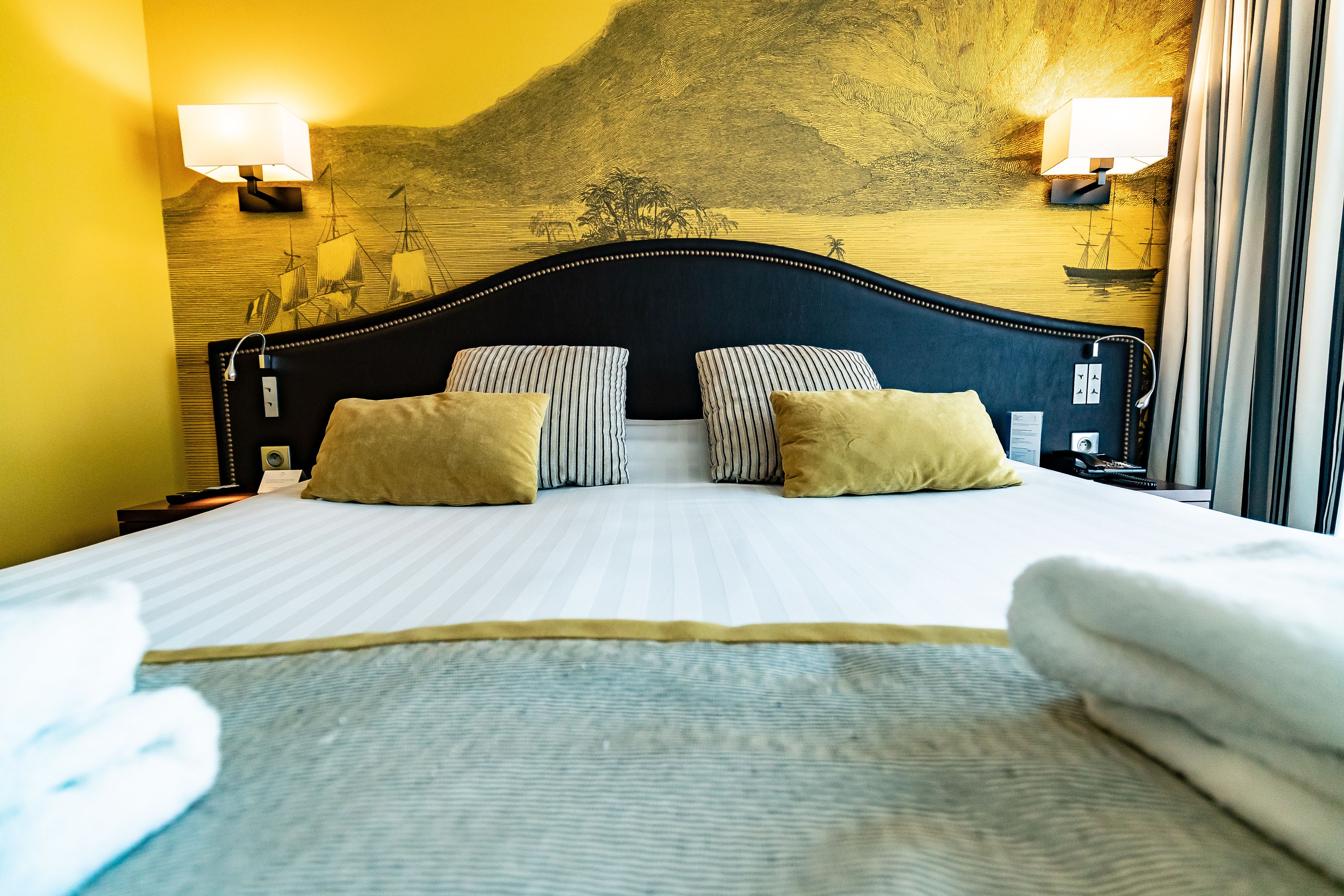 premium bedding, minibar, in-room safe, desk