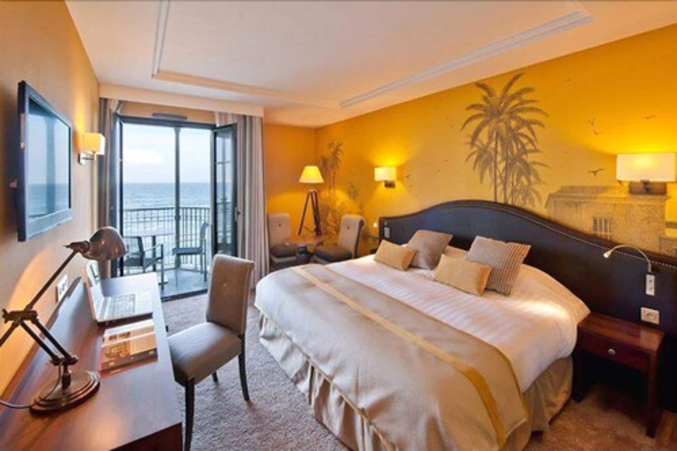 superior double or twin room, sea view | premium bedding, minibar, in-room safe, desk