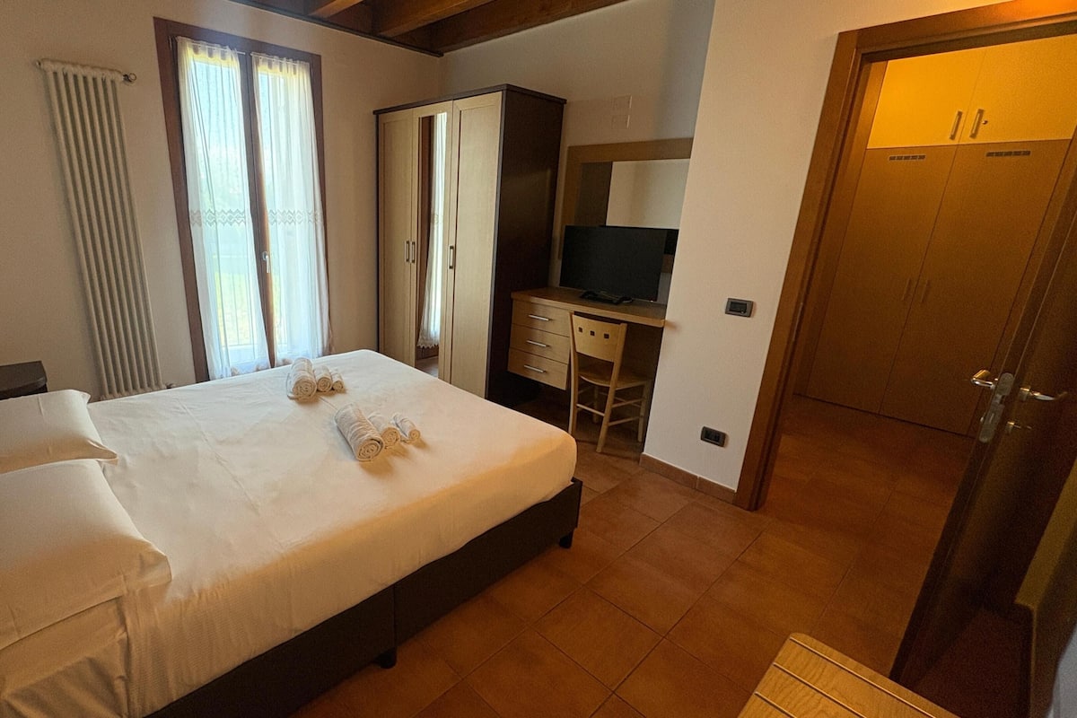 Ropa de cama de alta calidad y minibar