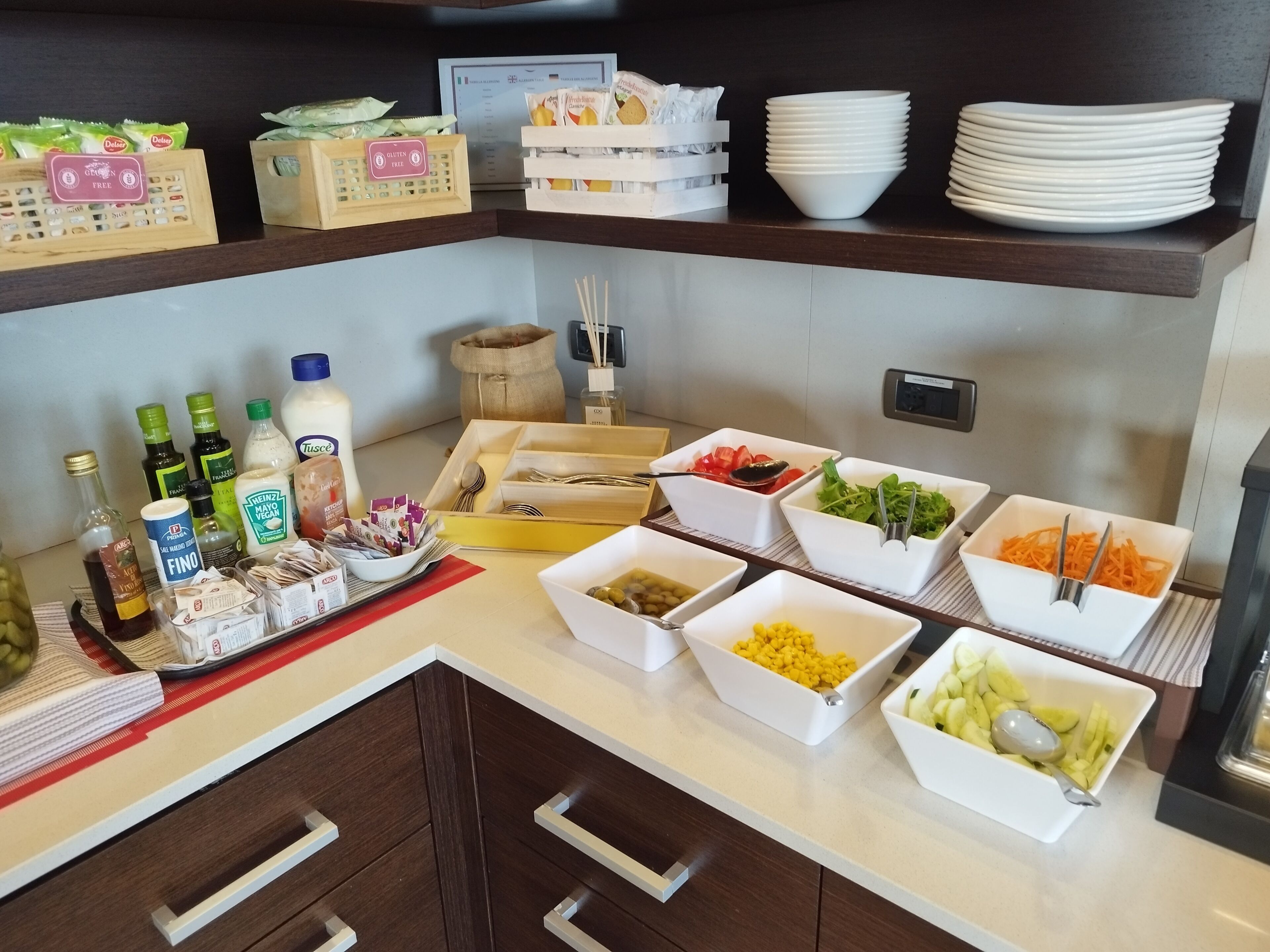 free daily continental breakfast