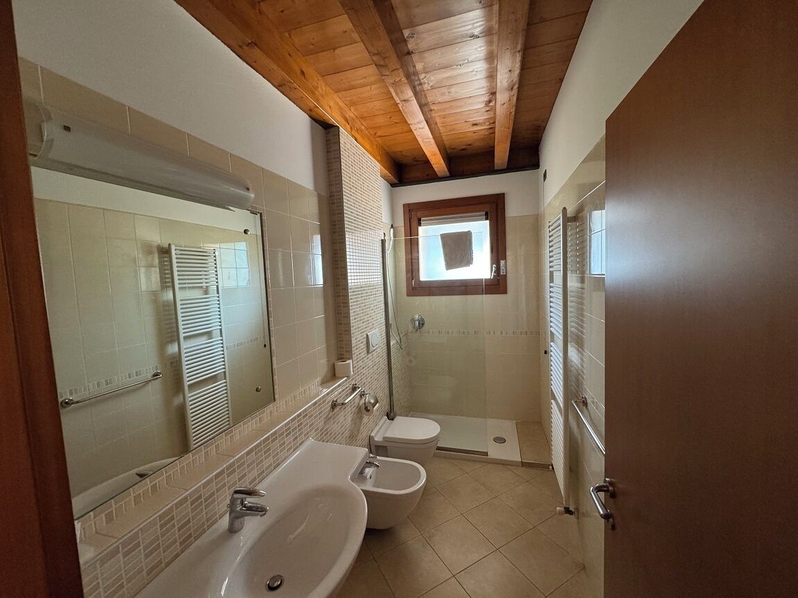 camera quintupla dependance | bathroom | free toiletries, hair dryer