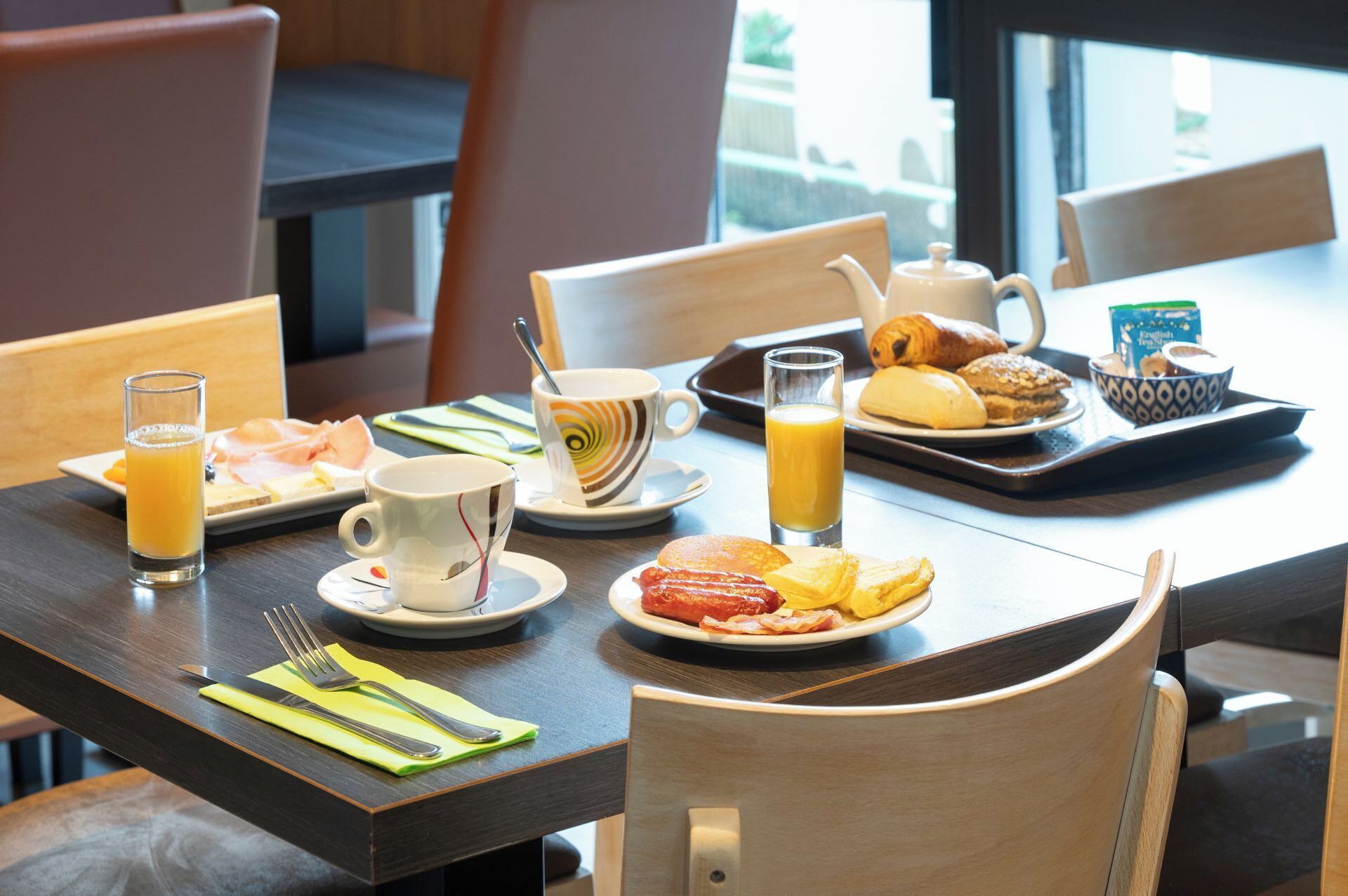 daily buffet breakfast (eur 14 per person)