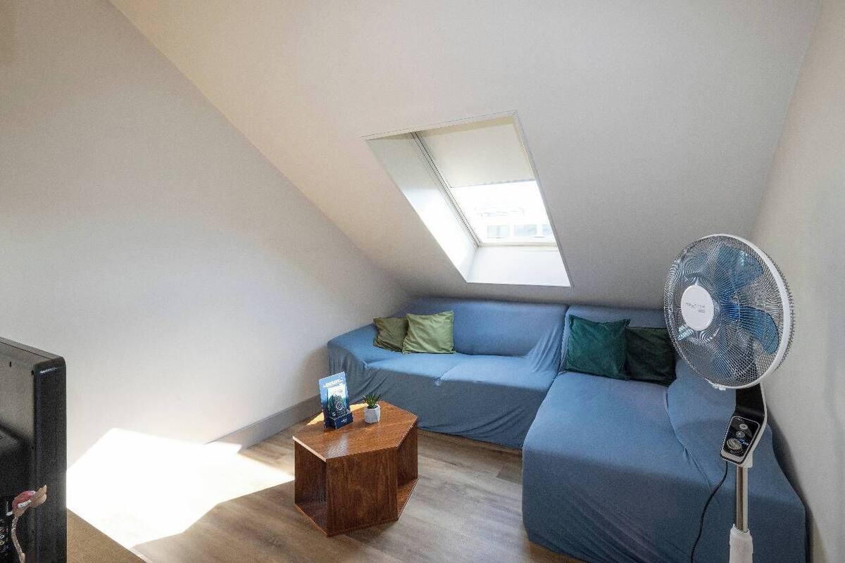 loft | living area | 109-cm smart tv with satellite channels, heated floors