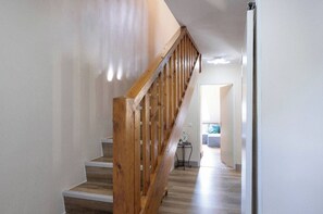 Loft | Coin séjour | TV connectée de 109 cm avec chaînes par satellite, chauffage par le sol