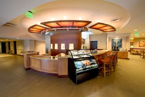 2 restaurants, breakfast, lunch, dinner served; American cuisine - Hyatt Place Boston/Braintree (Braintree)