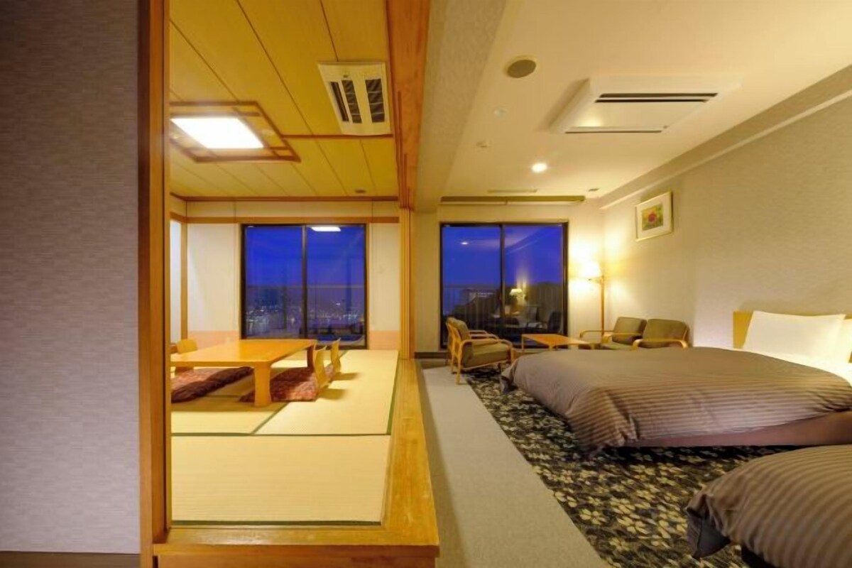 Deluxe Japanese Western Style Room
