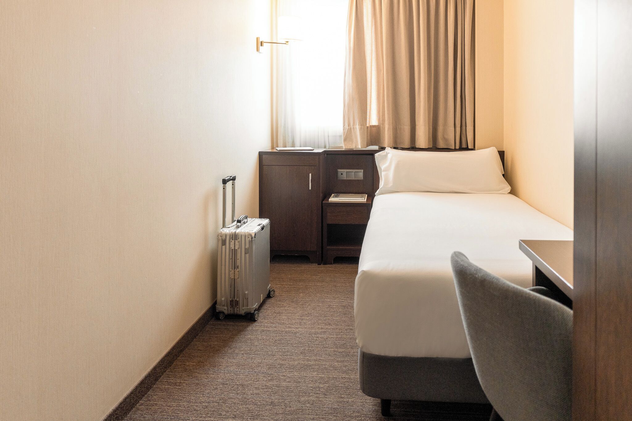 single room | minibar, in-room safe, desk, soundproofing