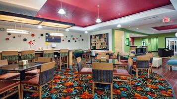 Café da manhã self-service grátis todos os dias