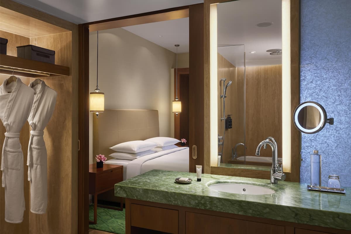 Ropa de cama de alta calidad y minibar
