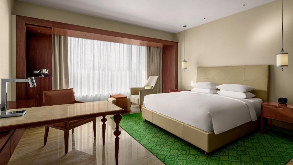 Premium bedding, minibar, in-room safe, desk