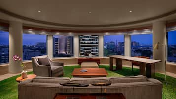 Park, Executive Suite | Premium bedding, minibar, in-room safe, desk