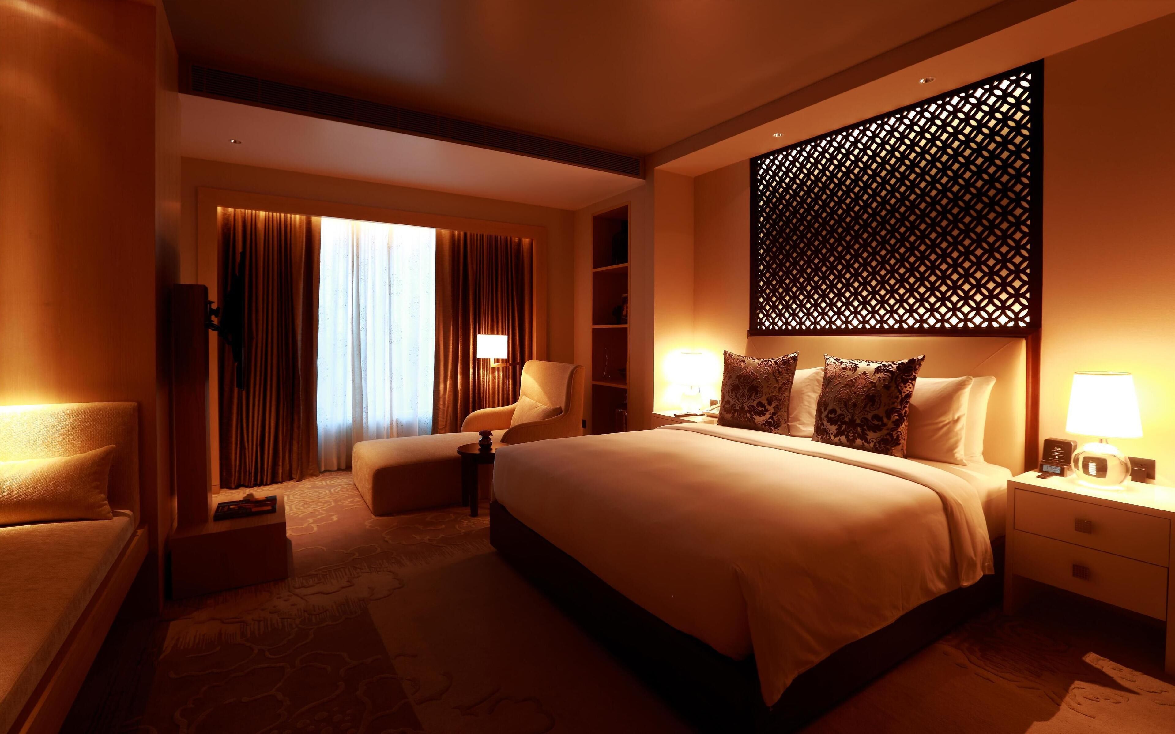 premium bedding, minibar, in-room safe, desk