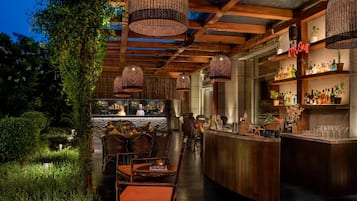 3 restaurants; ze serveren er ontbijt, lunch en diner
