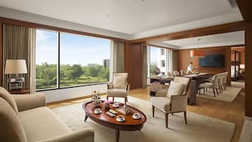 Roupas de cama premium, frigobar, cofres nos quartos, escrivaninha