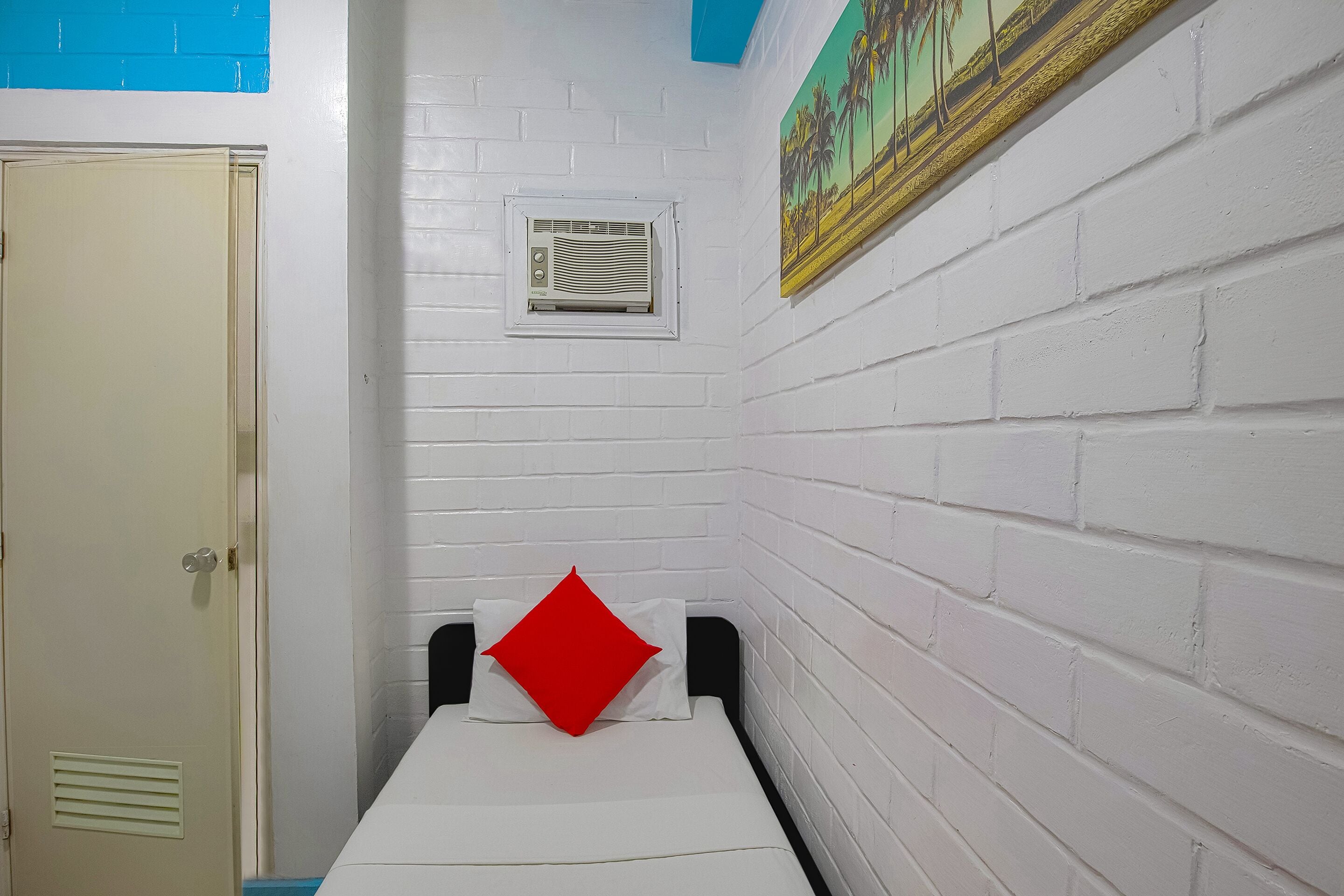 Photo - RedDoorz at La Maria Pension And Tourist Inn