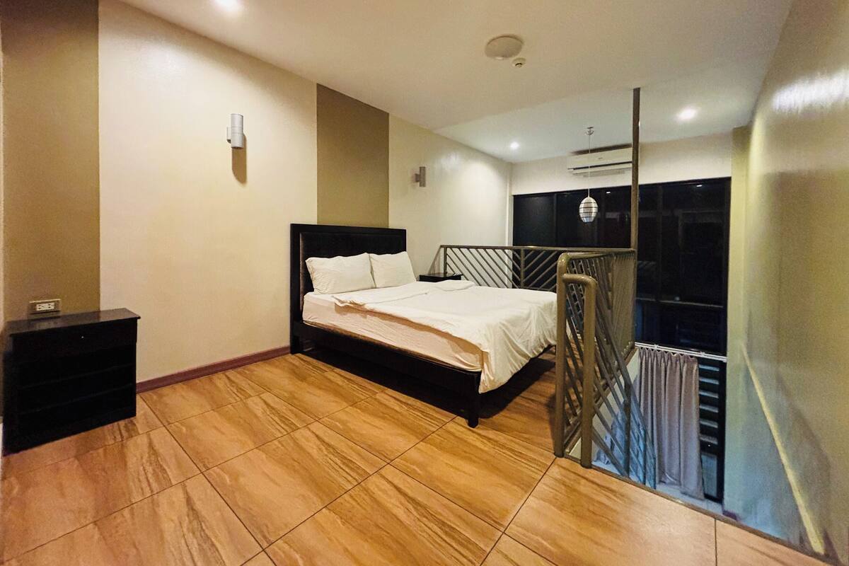Standard Room | Premium bedding, Tempur-Pedic beds, desk
