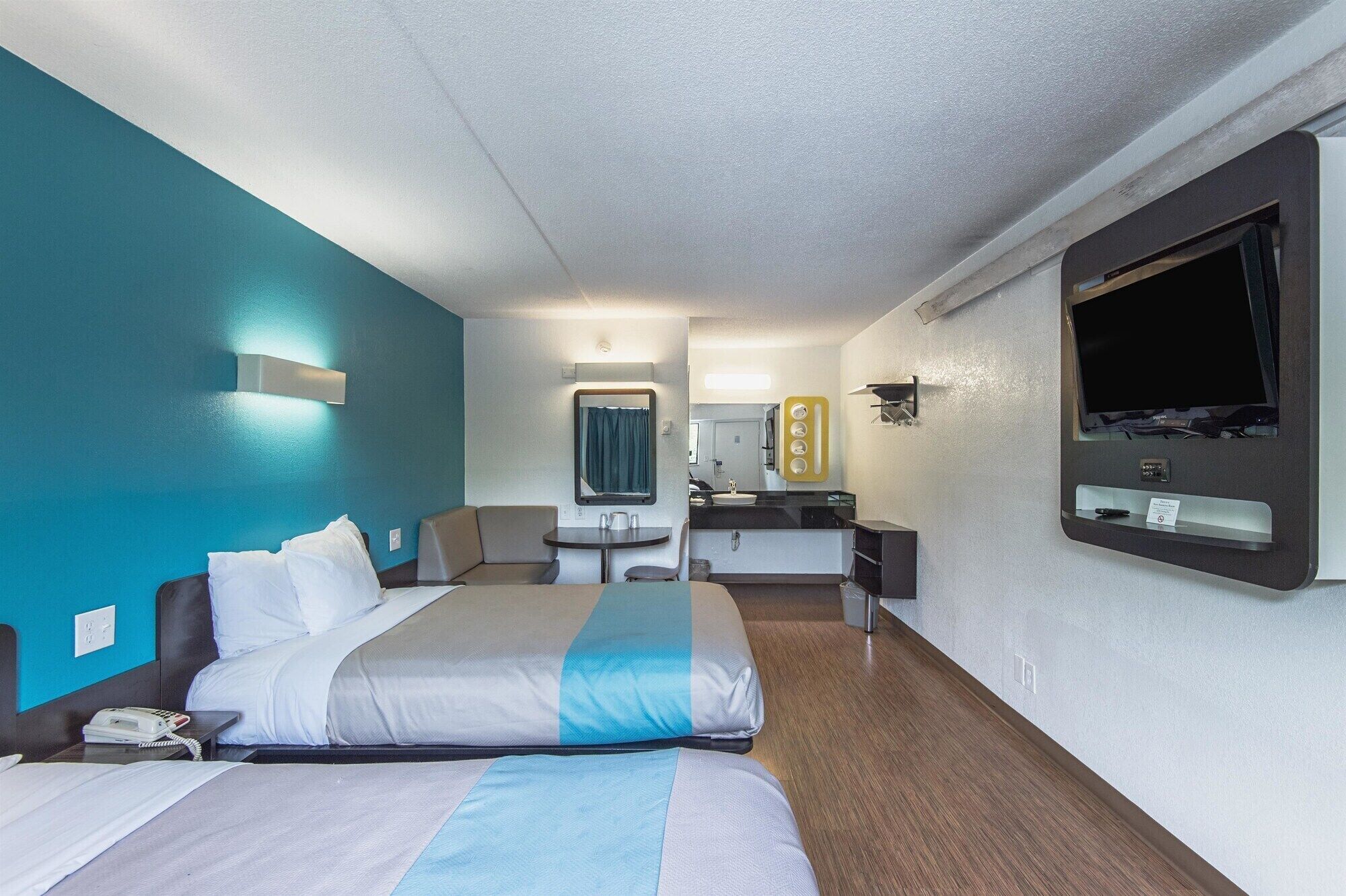 Free WiFi, bed sheets