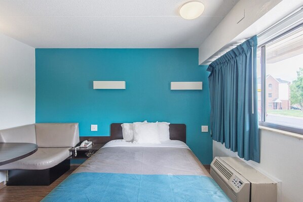 Free WiFi, bed sheets