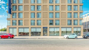 Exterior - Travelodge London Excel Hotel (London)
