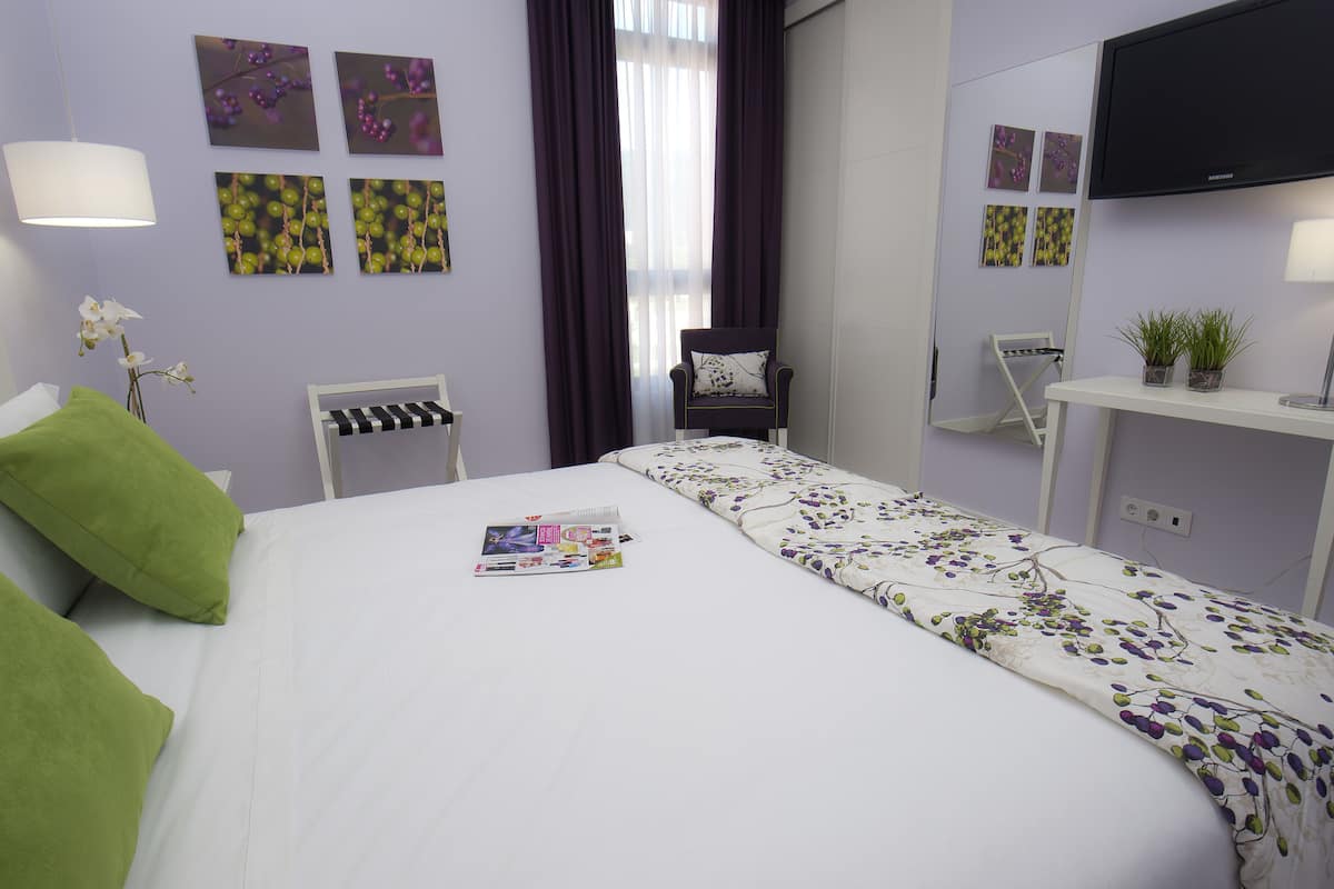 Doppel- oder Zweibettzimmer | Zimmersafe, individuell dekoriert, schallisolierte Zimmer, Babybetten