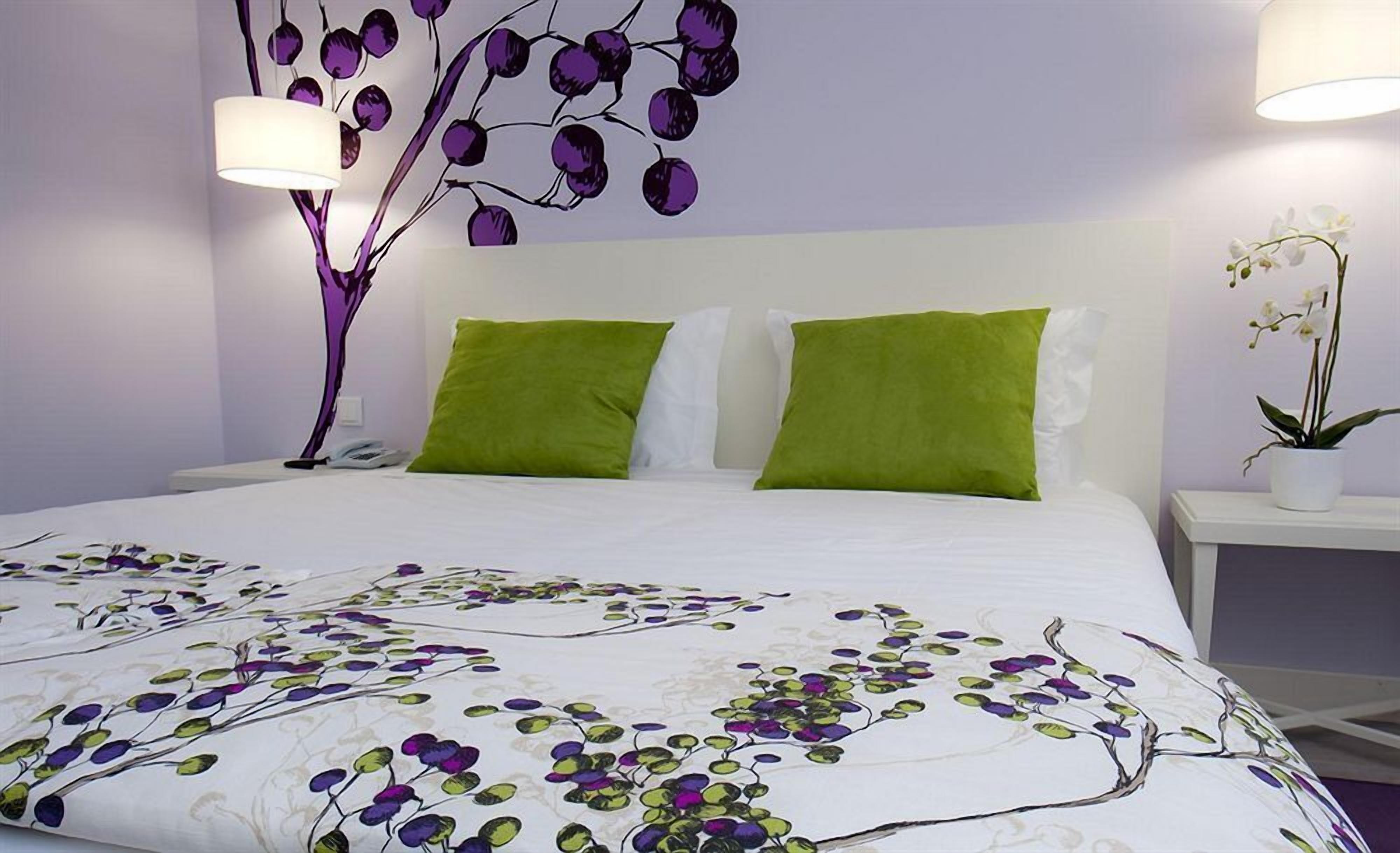 in-room safe, individually decorated, soundproofing, cots/infant beds