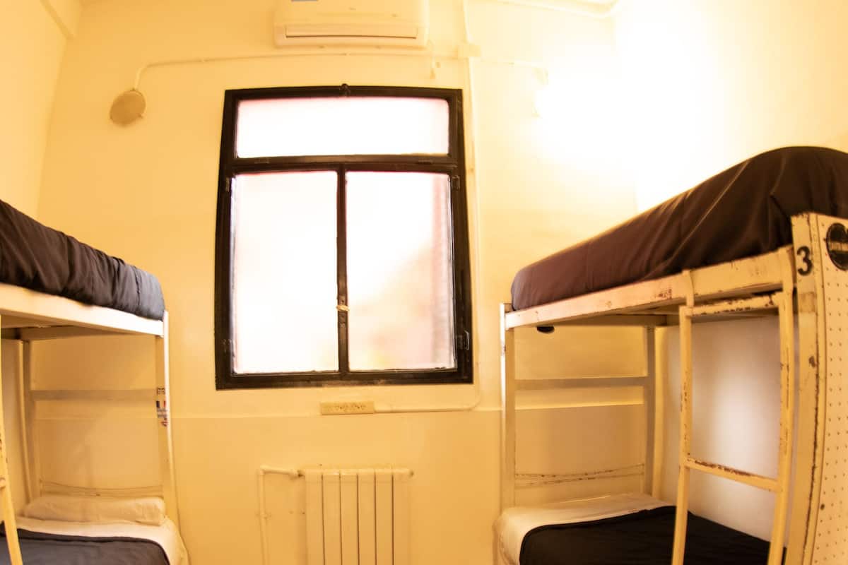 Cortinas blackout, wifi gratis y decoración personalizada 