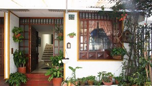 Entrée de l’hébergement