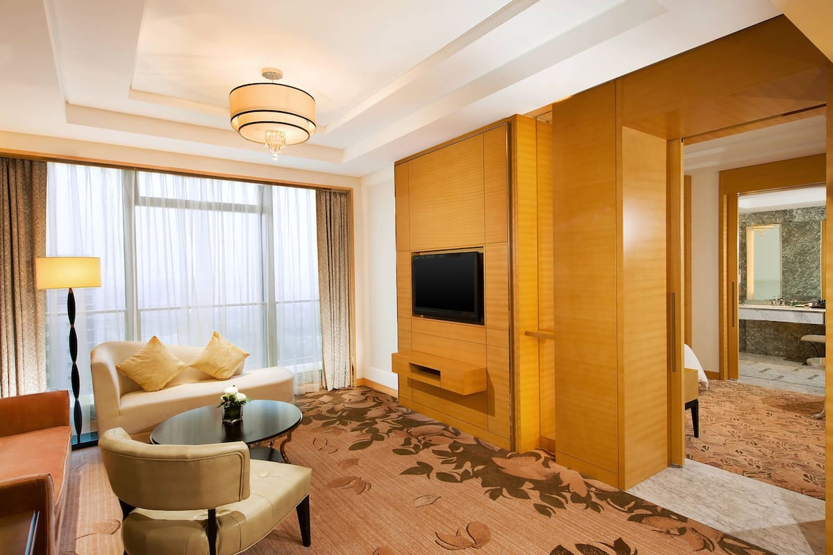 1 bedroom, down duvets, pillow-top beds, minibar