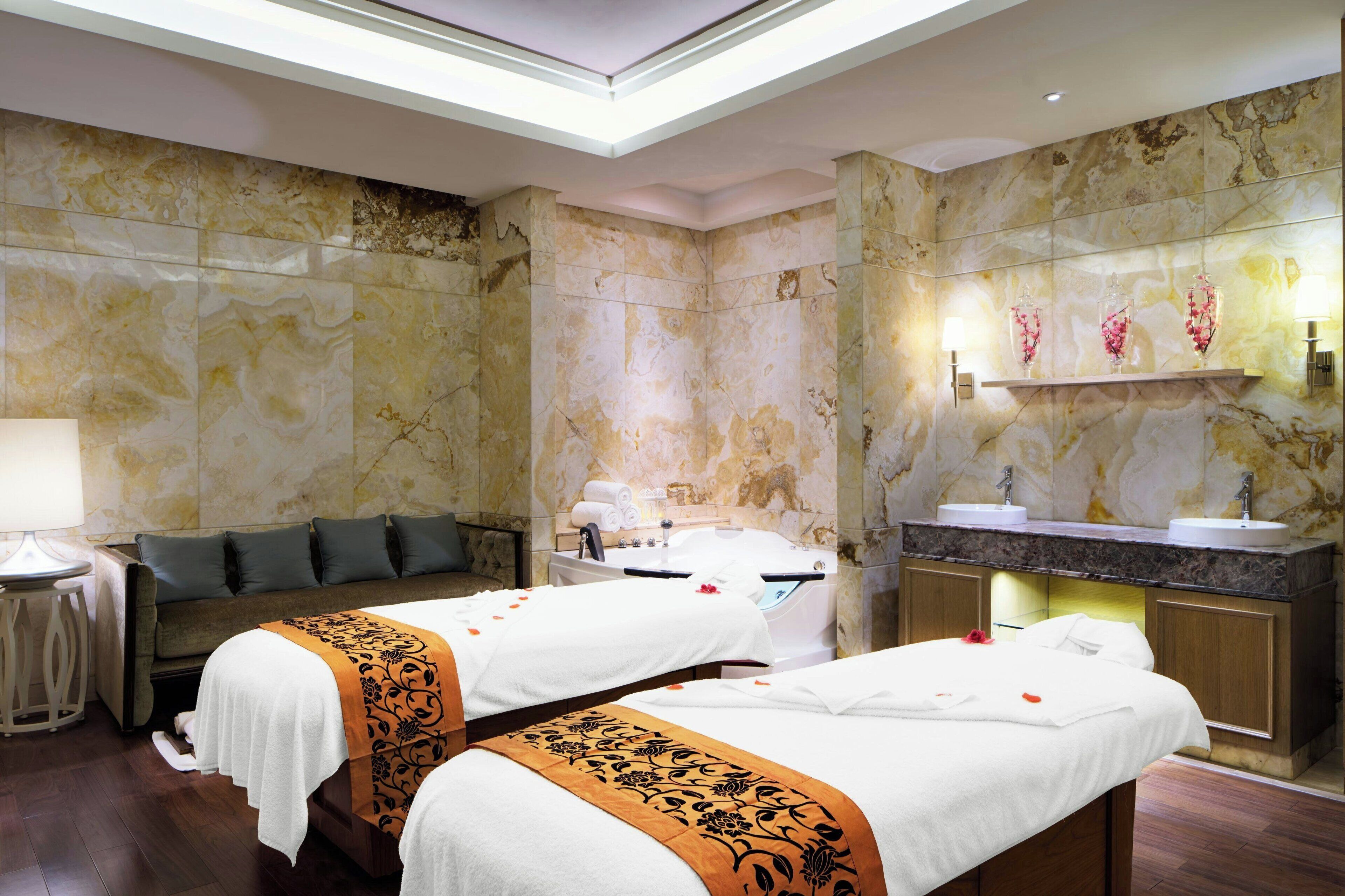 8 treatment rooms, massages