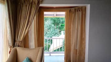 Family Room | 2 bedrooms, free WiFi