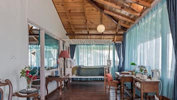 Family Cottage | Living area | IPod dock