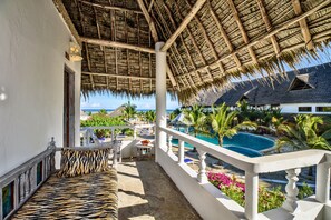 Minibar, in-room safe, bed sheets - Jacaranda Beach Resort (Watamu)